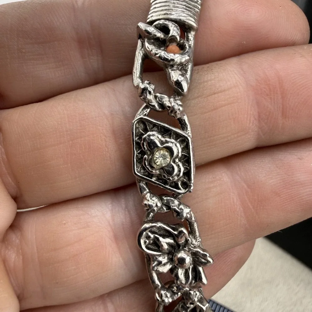 Vintage Goldette Bracelet Silver Tone Mixed Accents Floral Bee 7in